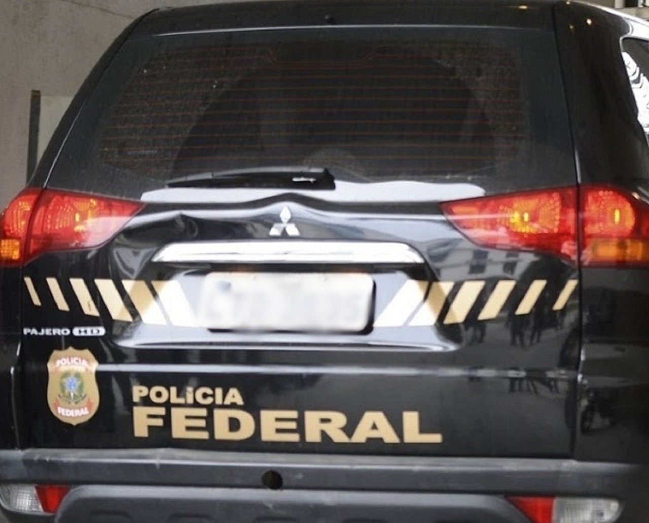 Polícia Federal investiga fraudes no auxílio emergencial e cumpre mandados contra organização criminosa