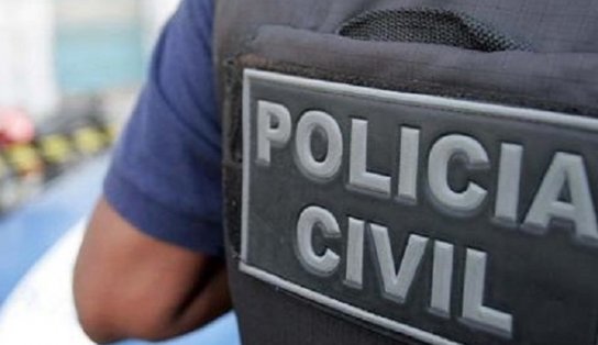 Carro de aplicativo é interceptado e passageiro é morto a tiros após ser retirado do veículo em Salvador  