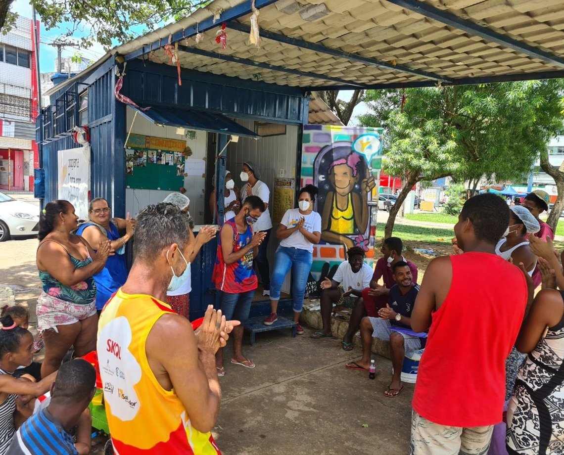 Feira de Saúde leva serviços para população em situação de rua no Largo dos Mares