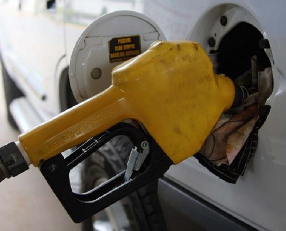 Governadores prorrogam congelamento de imposto sobre gasolina por mais 90 dias