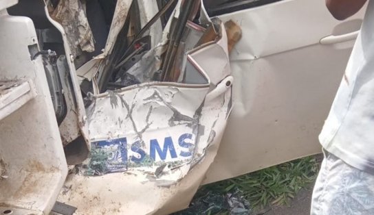 Quatro morrem após carro de prefeitura baiana colidir com ônibus na BR-101; criança está entre vítimas