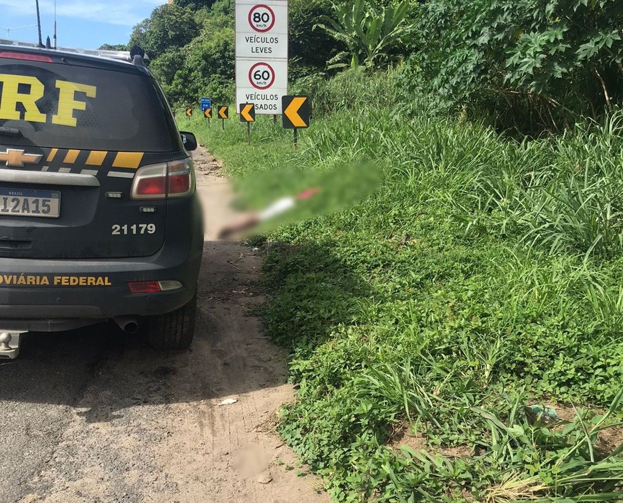 Corpo de homem é encontrado à margem da BR 324; trânsito é afetado na rodovia  