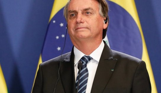 Com suspeitas de obstrução intestinal, Bolsonaro é levado para Hospital das Forças Armadas 