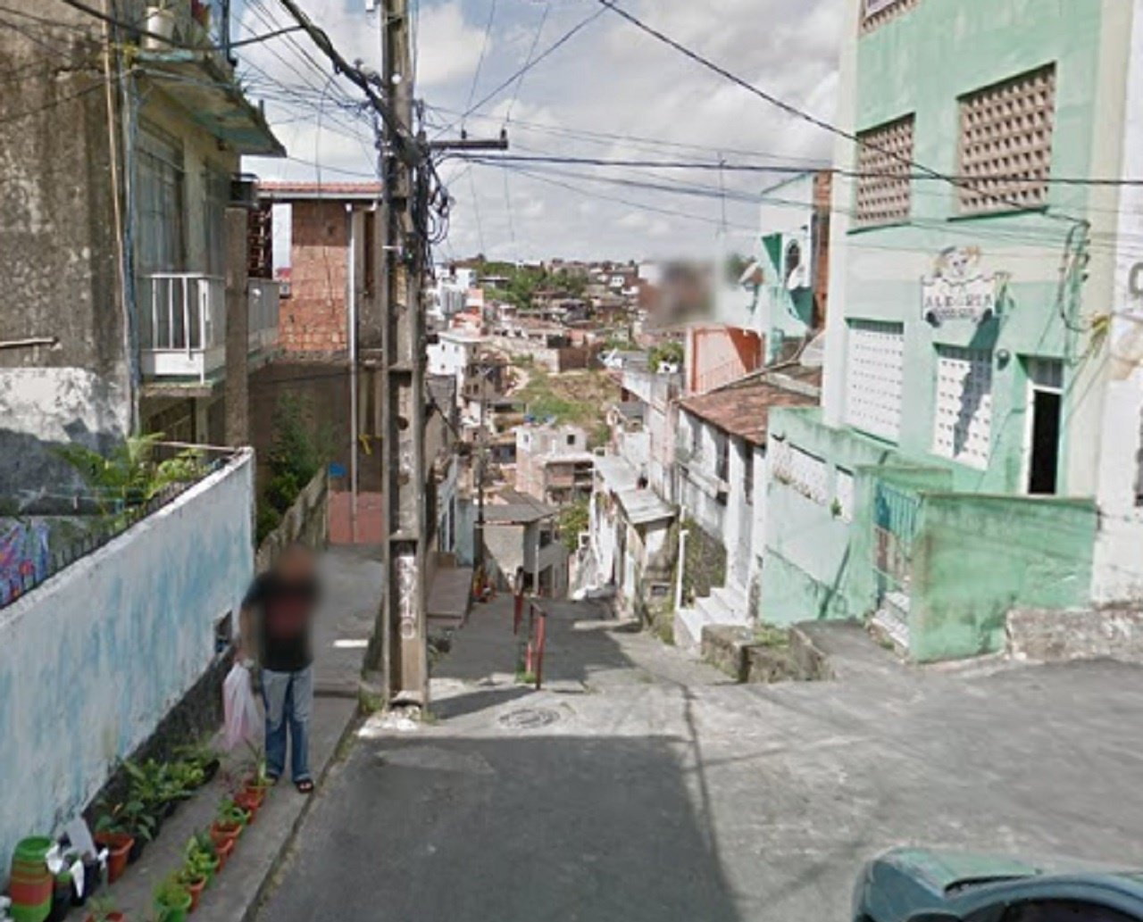 Criminoso morre em confronto com policiais militares no bairro da Capelinha, em Salvador