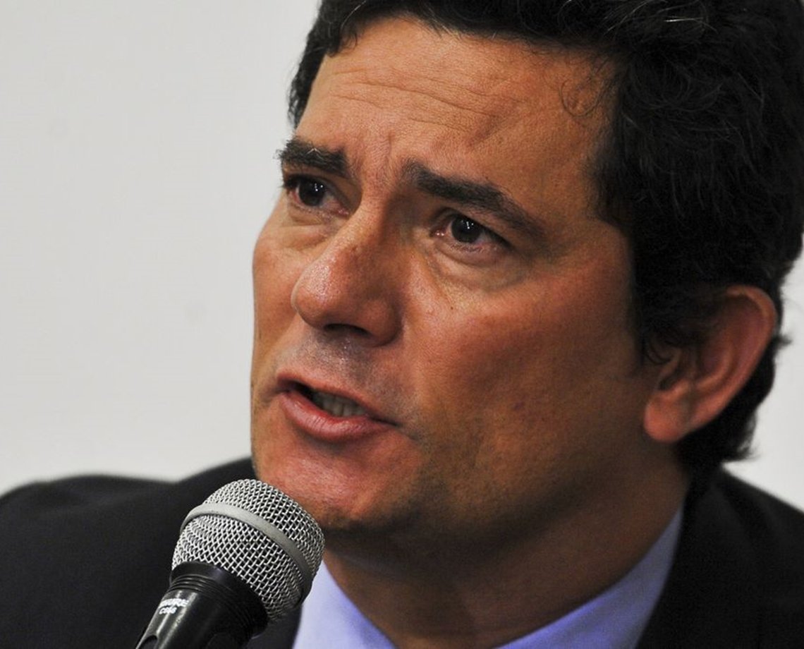 Sergio Moro se filia a partido de ACM Neto e desiste de se candidatar à presidência