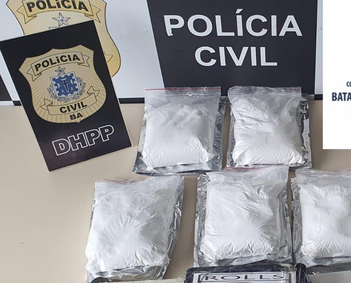 Cocaína avaliada em R$ 800 mil escondida dentro de carro é apreendida em Candeias