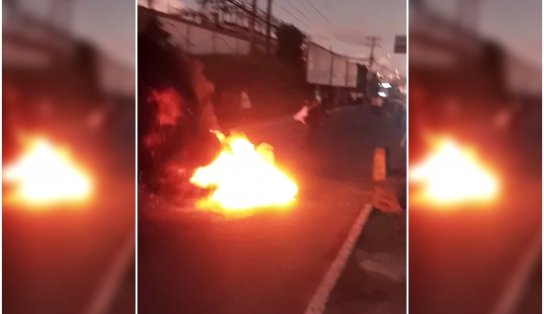 VÍDEO: Mototaxistas colocam fogo em via próxima a Estação Mussurunga após colega ser morto em viagem; Saiba mais: