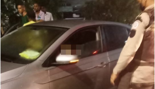 Homem acelera carro e acaba morto durante tentativa de assalto em Simões Filho; Polícia Civil apura  