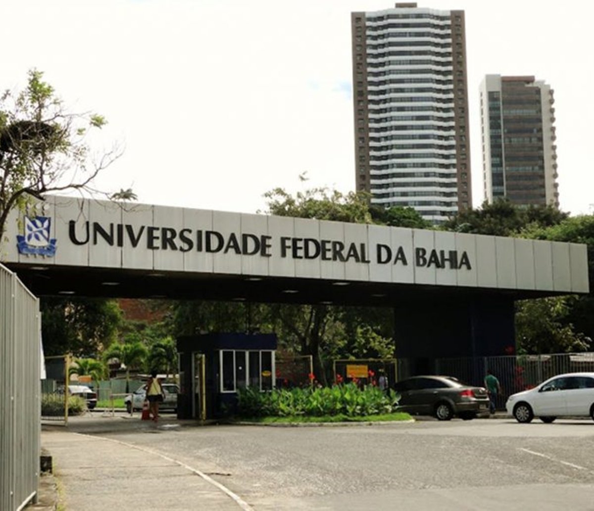 Universidade Federal da Bahia decide manter obrigatório o uso de máscaras nas dependências  