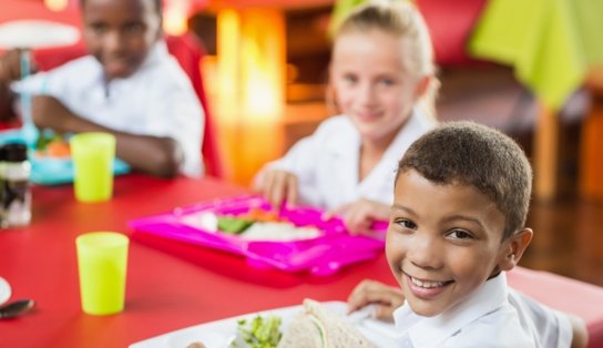 Uma a cada 10 crianças com até cinco anos de idade, no Brasil, está acima do peso; veja dicas de nutricionista