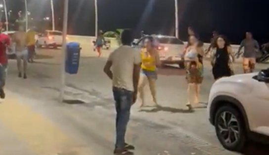 Vídeo mostra pessoas correndo durante tiroteio perto do Farol da Barra; houve confronto entre suspeitos e PM