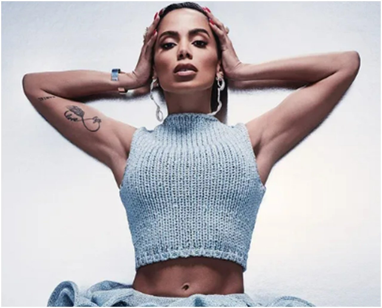 Anitta diz que mulheres "não precisam de homens" e confirma ser bissexual; "também transo com garotas"  