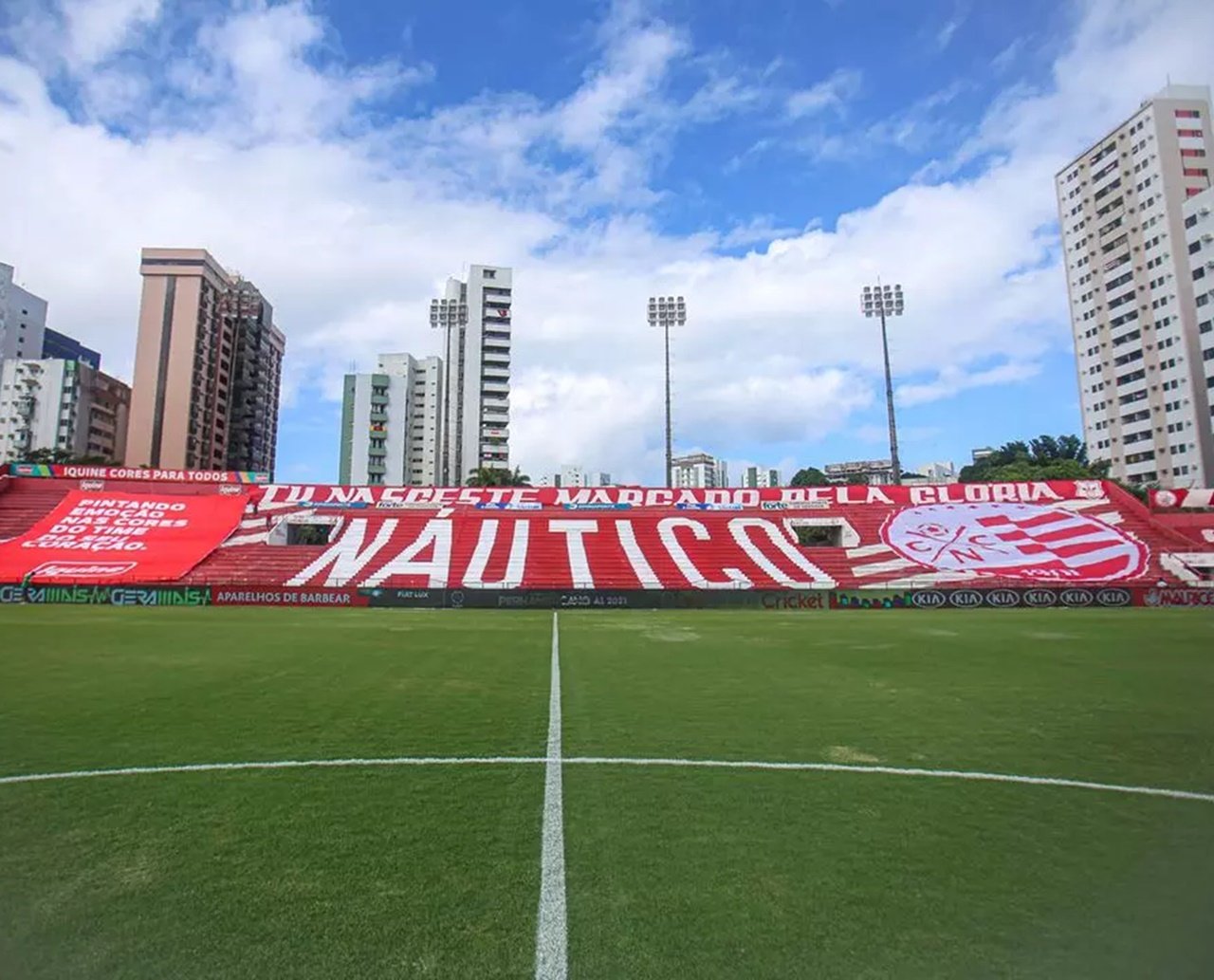 Em Recife, Bahia visita Náutico para tentar se manter no G4 da Série B