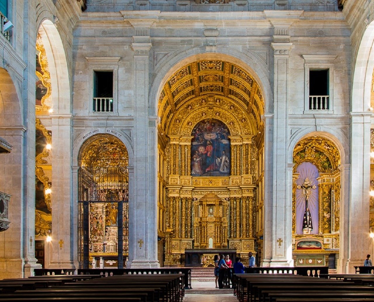 Vigília Pascal: Cardeal de Salvador preside celebração em preparação à ressurreição de Cristo na Catedral Basílica