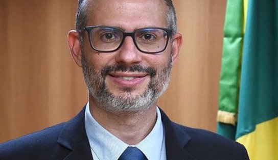 Após saída de Milton Ribeiro, Bolsonaro anuncia novo ministro da Educação, quarto no governo  