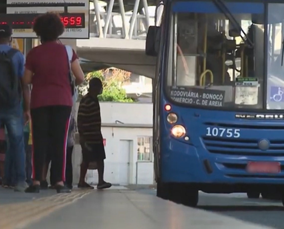 Domingo é inteira: suspenso há mais de um ano, benefício da meia-passagem no buzu de Salvador não tem previsão de retorno