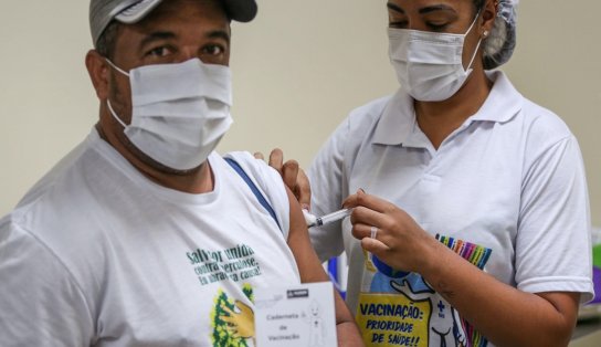 Antes de descansar no feriado,vá tomar sua dose de reforço da vacina contra Covid-19; saiba onde ir