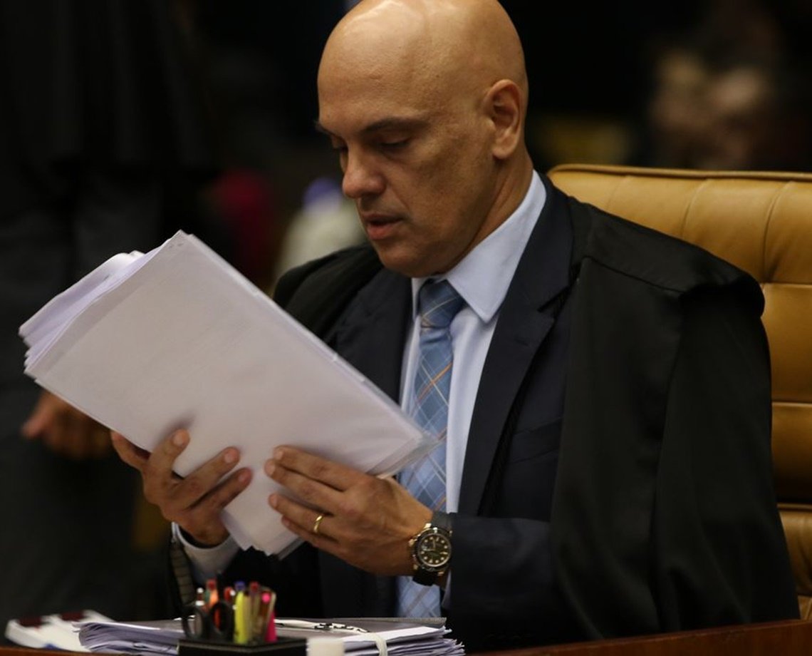 Ministro Alexandre de Moraes vota pela condenação de Daniel Silveira