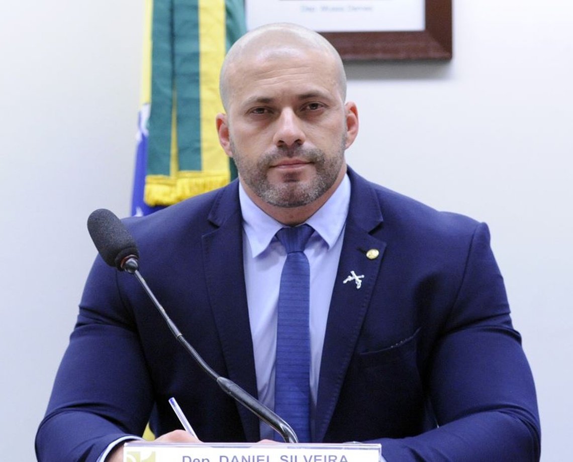 Bolsonaro concede perdão de pena ao deputado Daniel Silveira, condenado pelo STF a mais de 8 anos de prisão