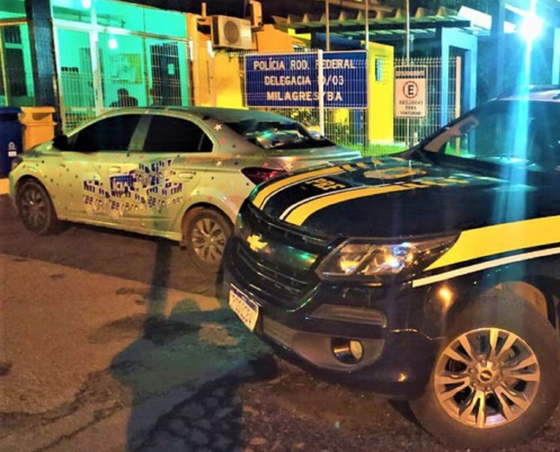 Carro roubado é recuperado pela PRF com placa clonada na BR-116; veículo estava anunciado em rifa