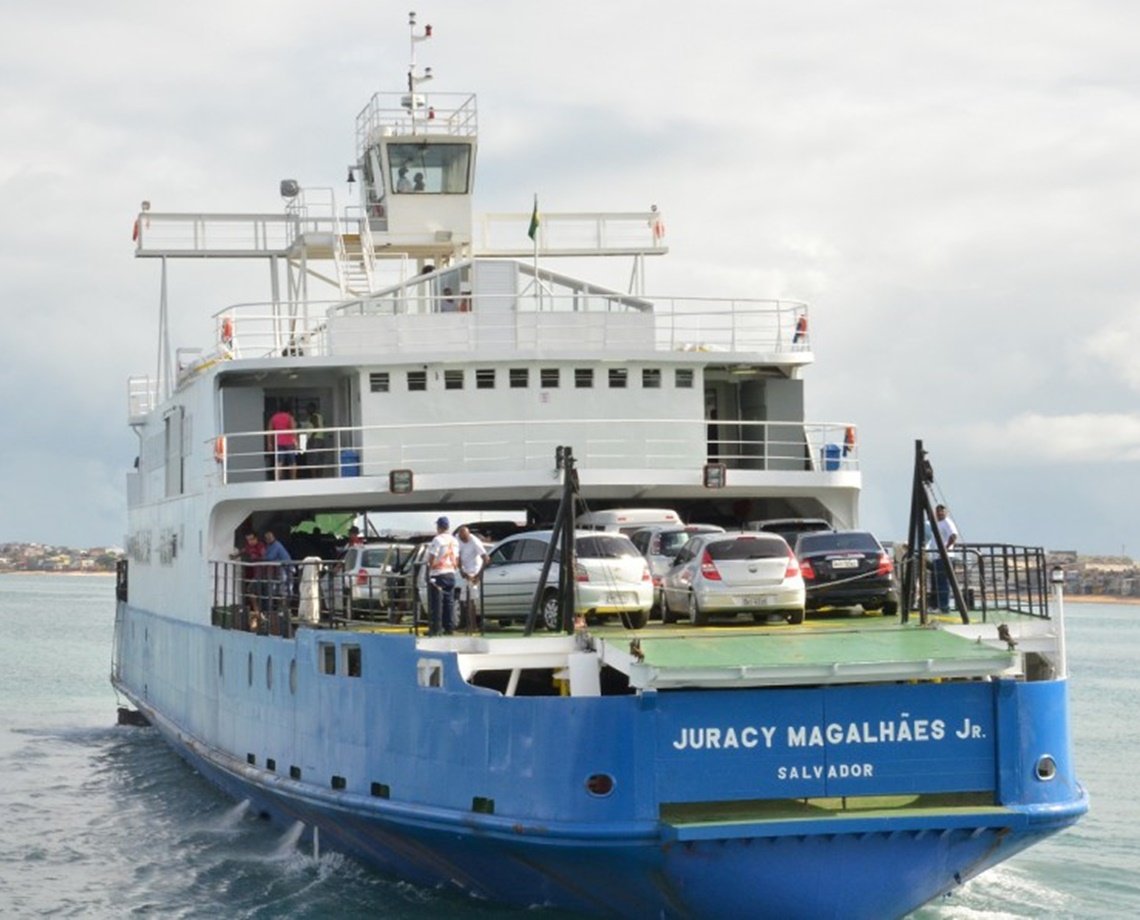 Mais um! Ferry Boat Juracy Magalhães será afundado na baía de todos os santos junto com navio da marinha