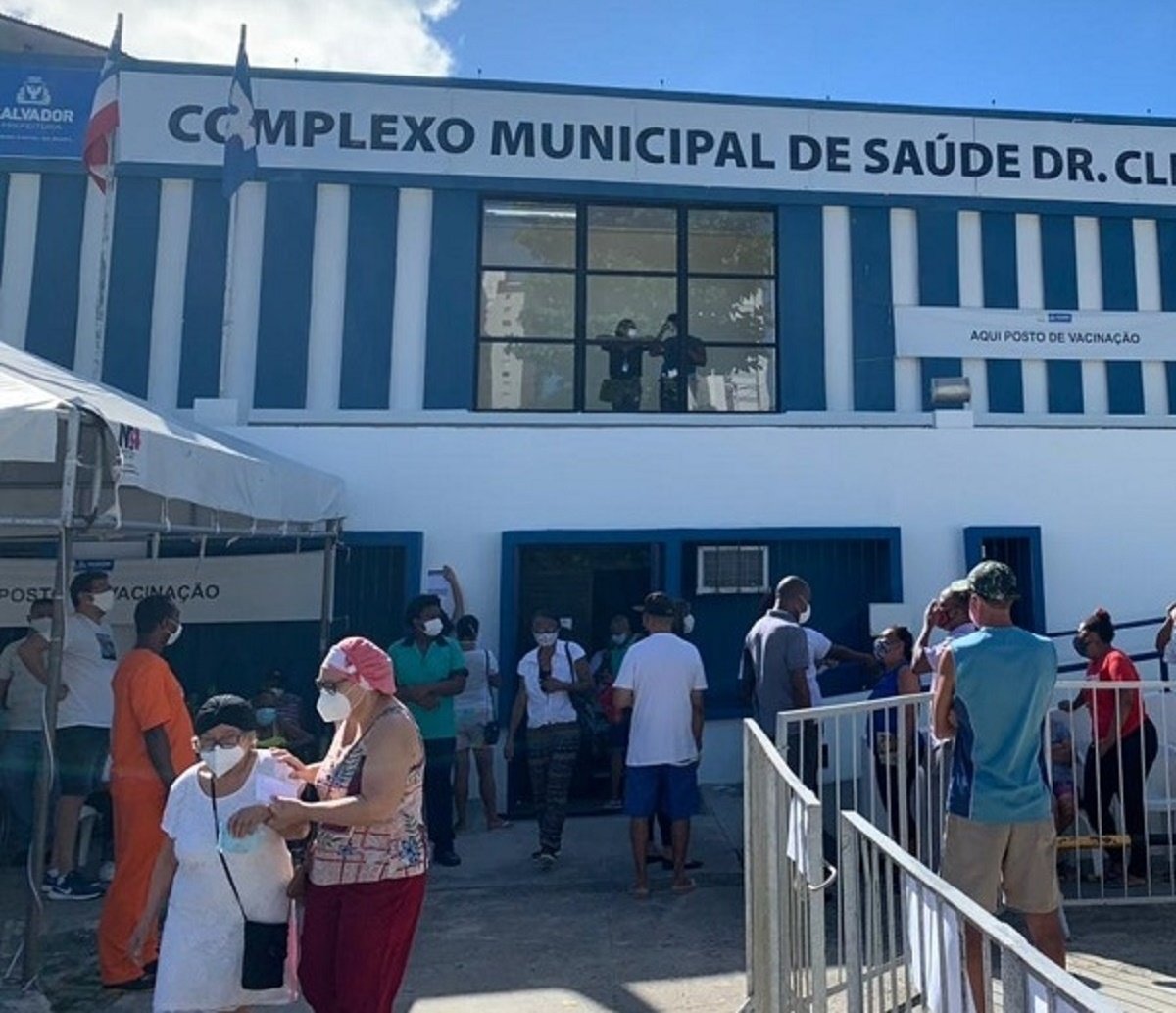 Idosos a partir dos 69 anos já podem tomar a 4ª dose da vacina contra a Covid-19 em Salvador; saiba mais 