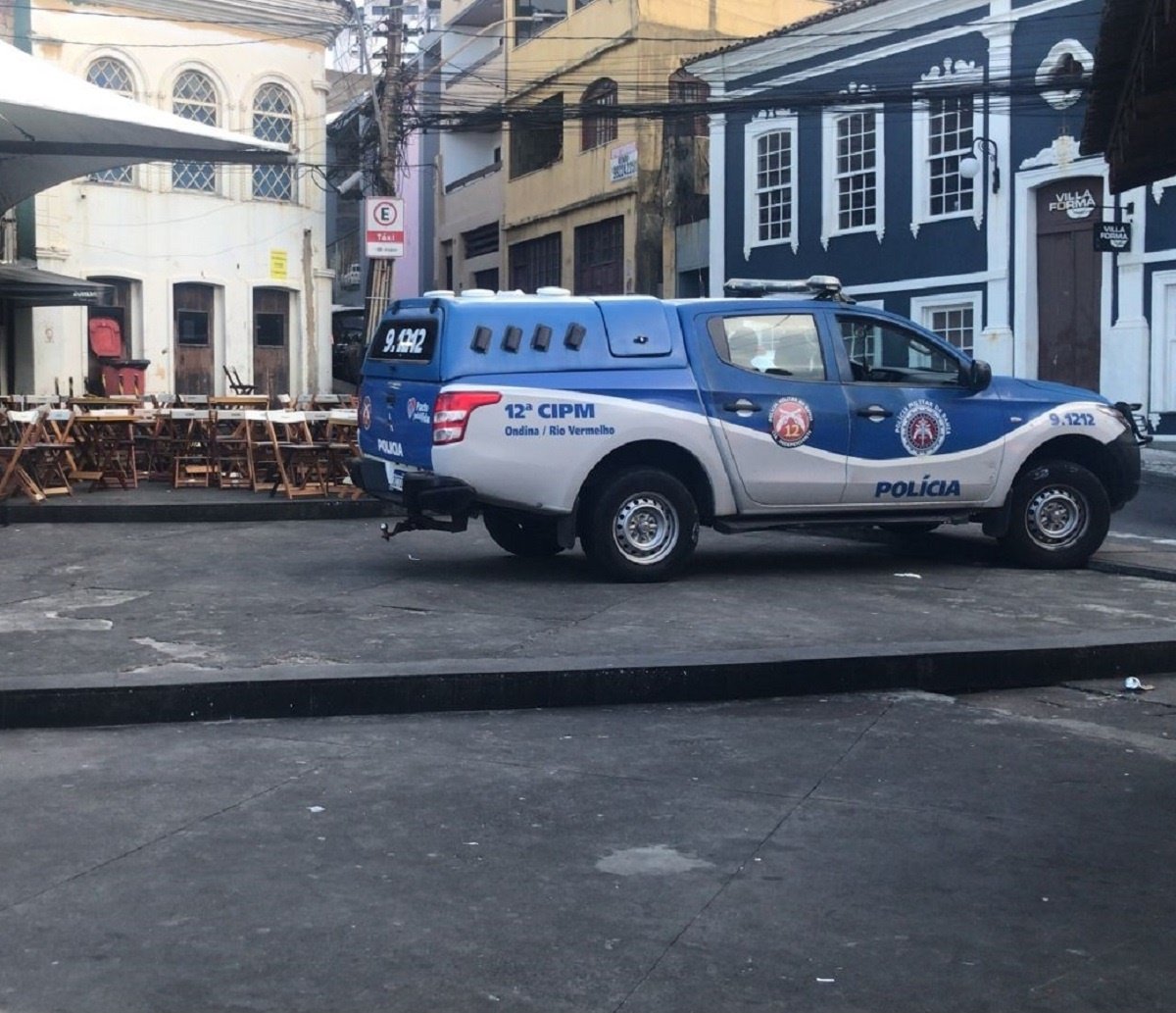 Durante discussão em bar, homem é desarmado e acaba sendo baleado no Rio Vermelho