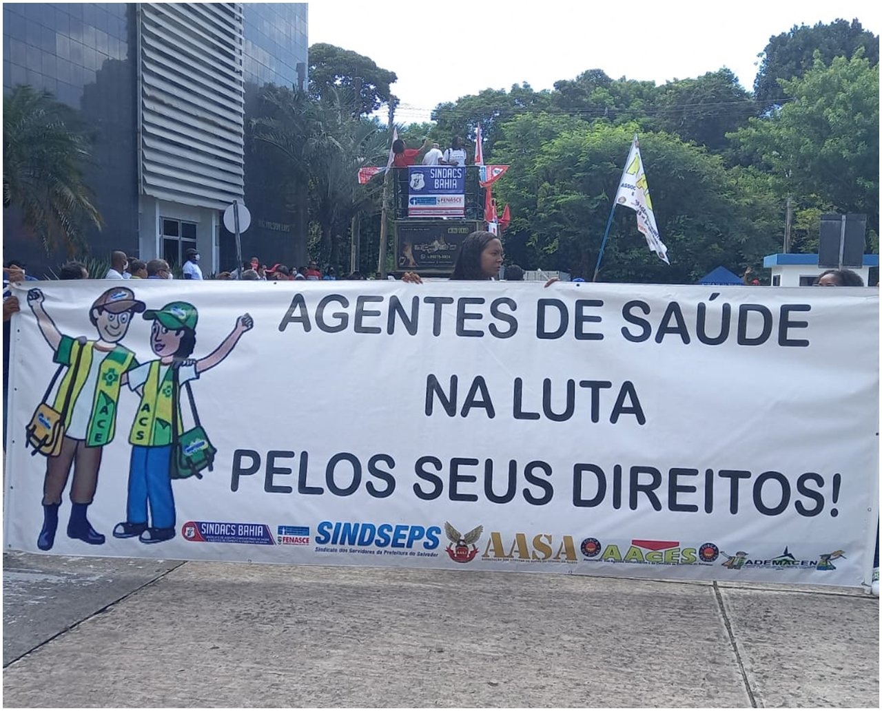 Agentes de Saúde fazem protesto no CAB, em Salvador; cobrança é por plano de carreira da categoria