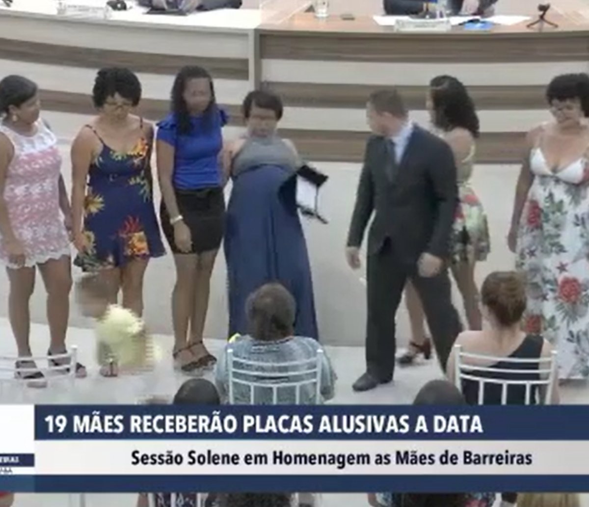 Vídeo: mulher passa mal durante homenagem na Câmara de Barreiras e morre em seguida 