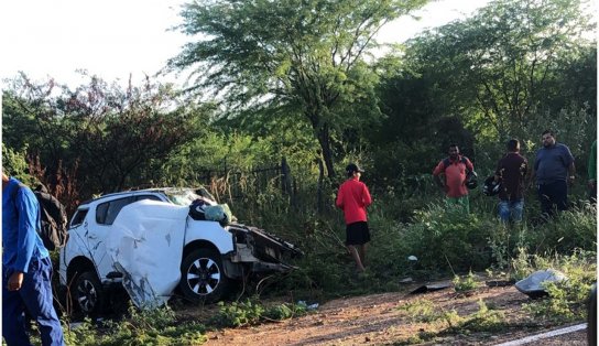 Acidente com três veículos deixa um morto e cinco feridos na BR-235, no Norte da Bahia  