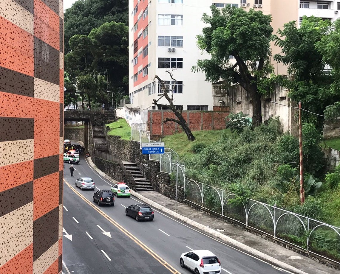 Acidente com dois carros deixa homem ferido no Vale do Canela