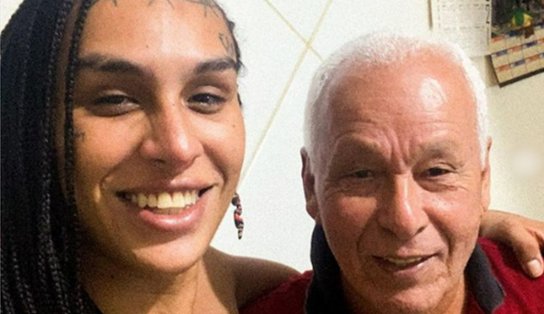 Linn da Quebrada anuncia morte do pai, de quem se reaproximou recentemente; "a vida é, de fato, feita de instantes"