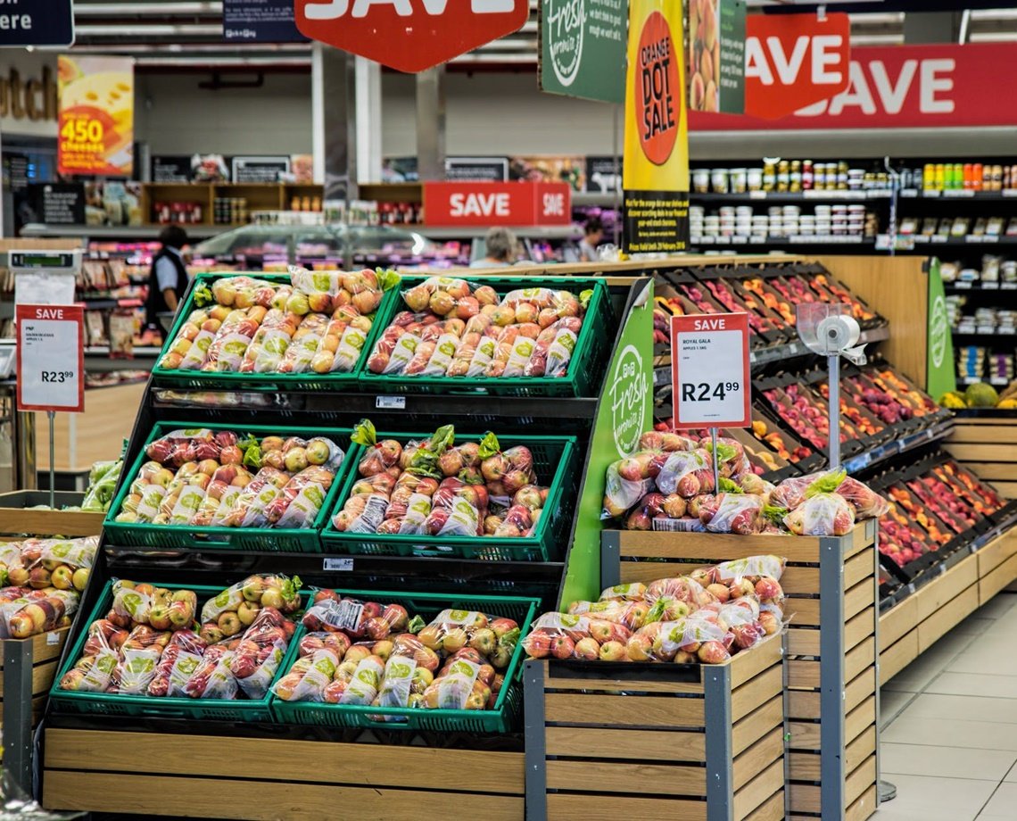 Mesmo com inflação e alta de preços, consumo alimentício nos lares brasileiros cresce 2,59% no trimestre