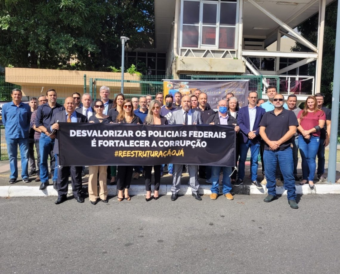 Policiais federais voltam a protestar contra governo federal em Salvador