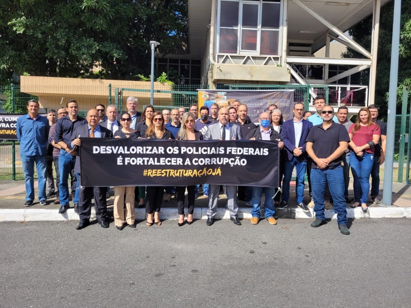 Policiais federais voltam a protestar contra governo federal em Salvador