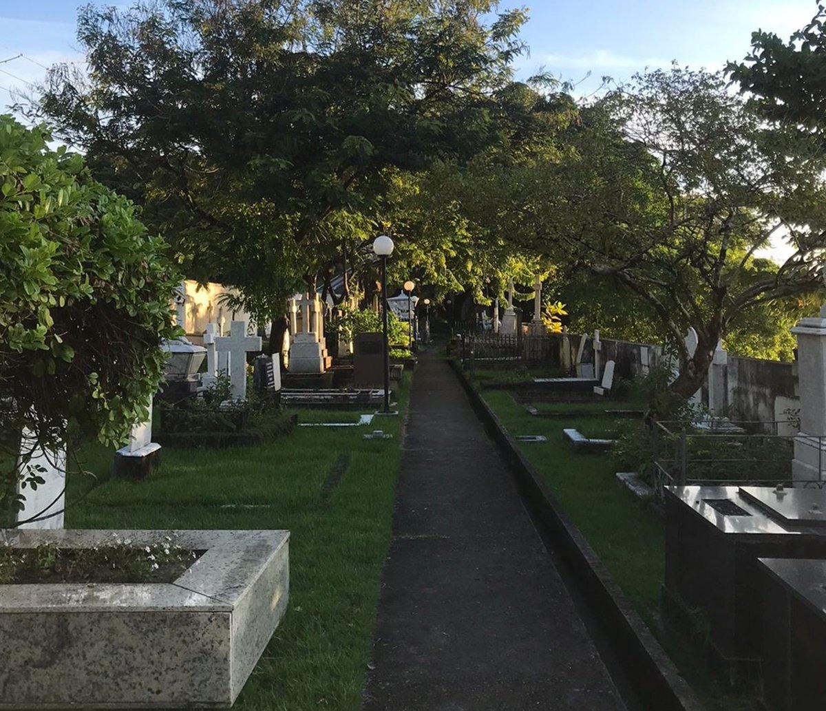 "Casa" dos mortos ingleses, terreno em área nobre de Salvador guarda lindo pôr do sol e você nem sabia; conheça 