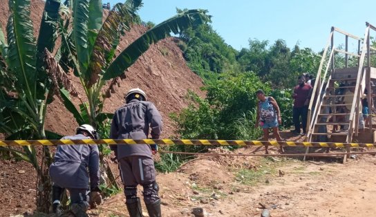 Bombeiros resgatam homem soterrado na BR-324; vítima foi levada ao Hospital do Subúrbio 