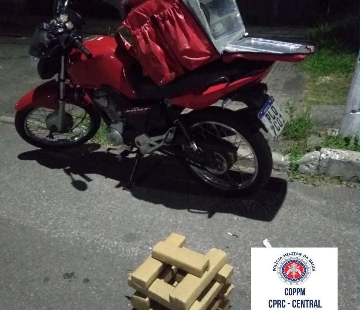 Entrega de comida ou da verdinha? Motoboy é preso transportando maconha na mochila em Pirajá 