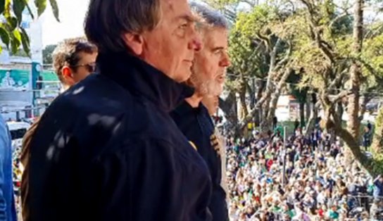 Bolsonaro volta a dizer que "só Deus" o tira da presidência durante Marcha Para Jesus