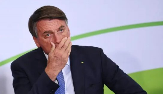 Justiça determina retirada de outdoors de Bolsonaro em Simões Filho por propaganda antecipada