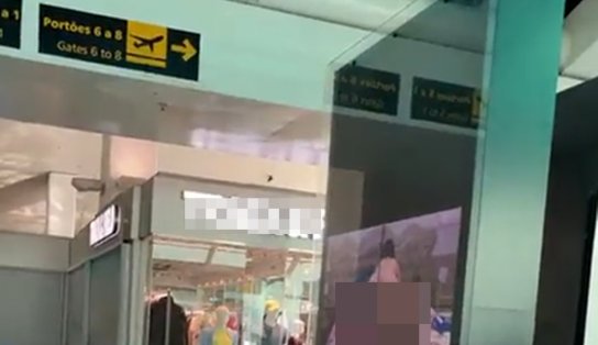 Vídeo pornô é exibido em aeroporto e passageiros ficam chocados; "olha o que aconteceu" 