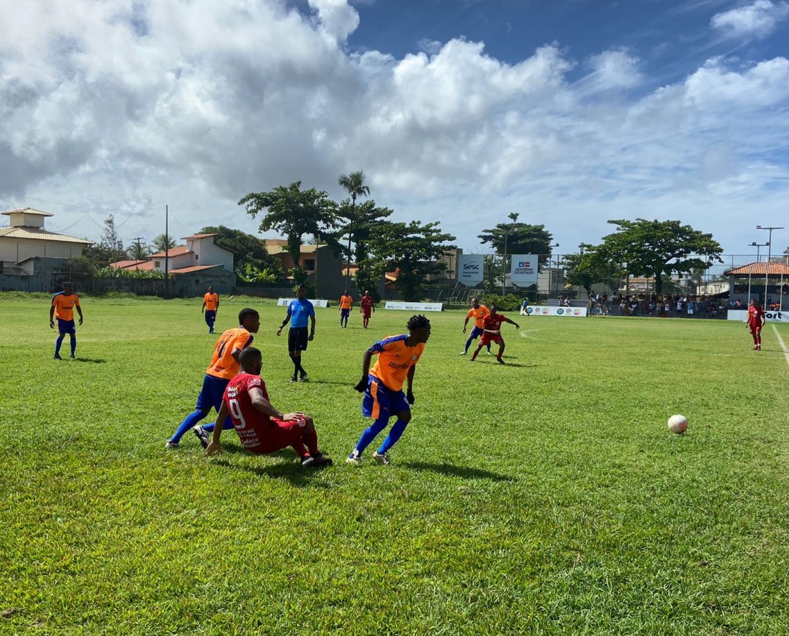 Times do IAPI e Parque São Cristóvão são eliminados da Liga de Várzea após briga em semifinal; "faltou equilíbrio"