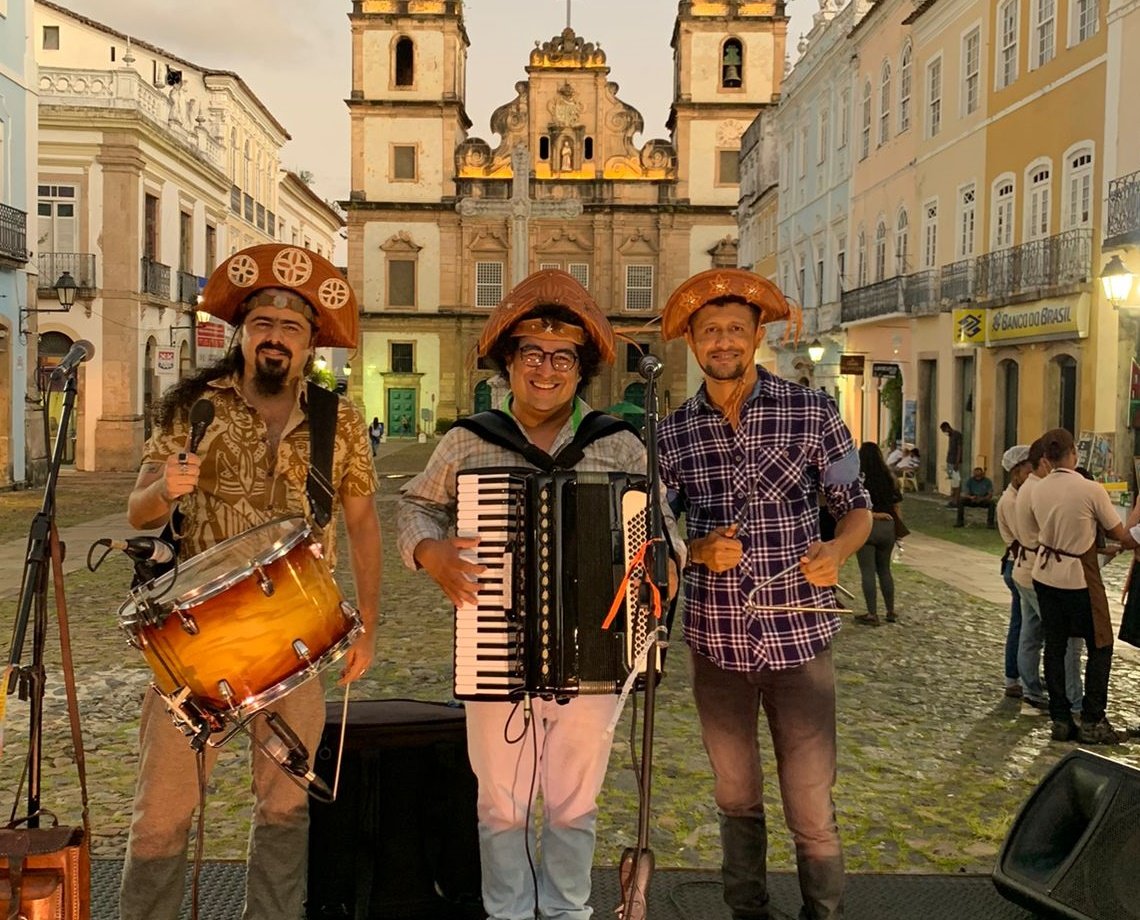 Largo do Cruzeiro do São Francisco, no Pelourinho, tem programação para todos os ritmos a semana toda; confira