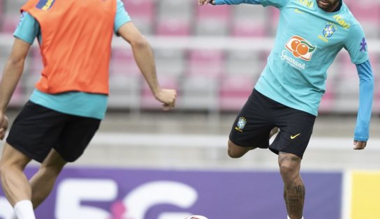 Neymar se machuca durante treino e pode desfalcar seleção nesta quinta, contra a Coreia do Sul