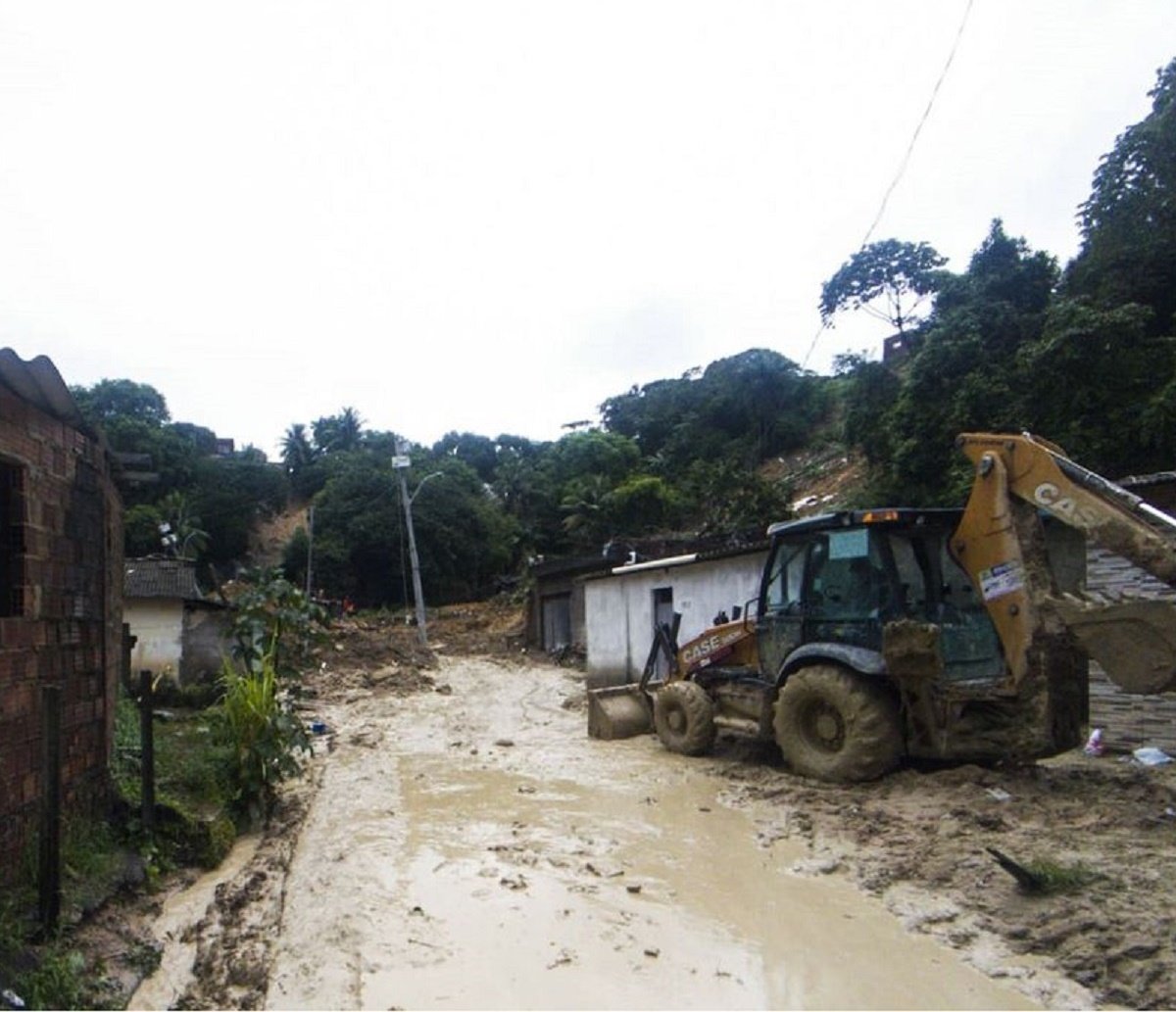 Número de mortos por chuvas em Pernambuco sobe para 120; mais de 7 mil estão desabrigados