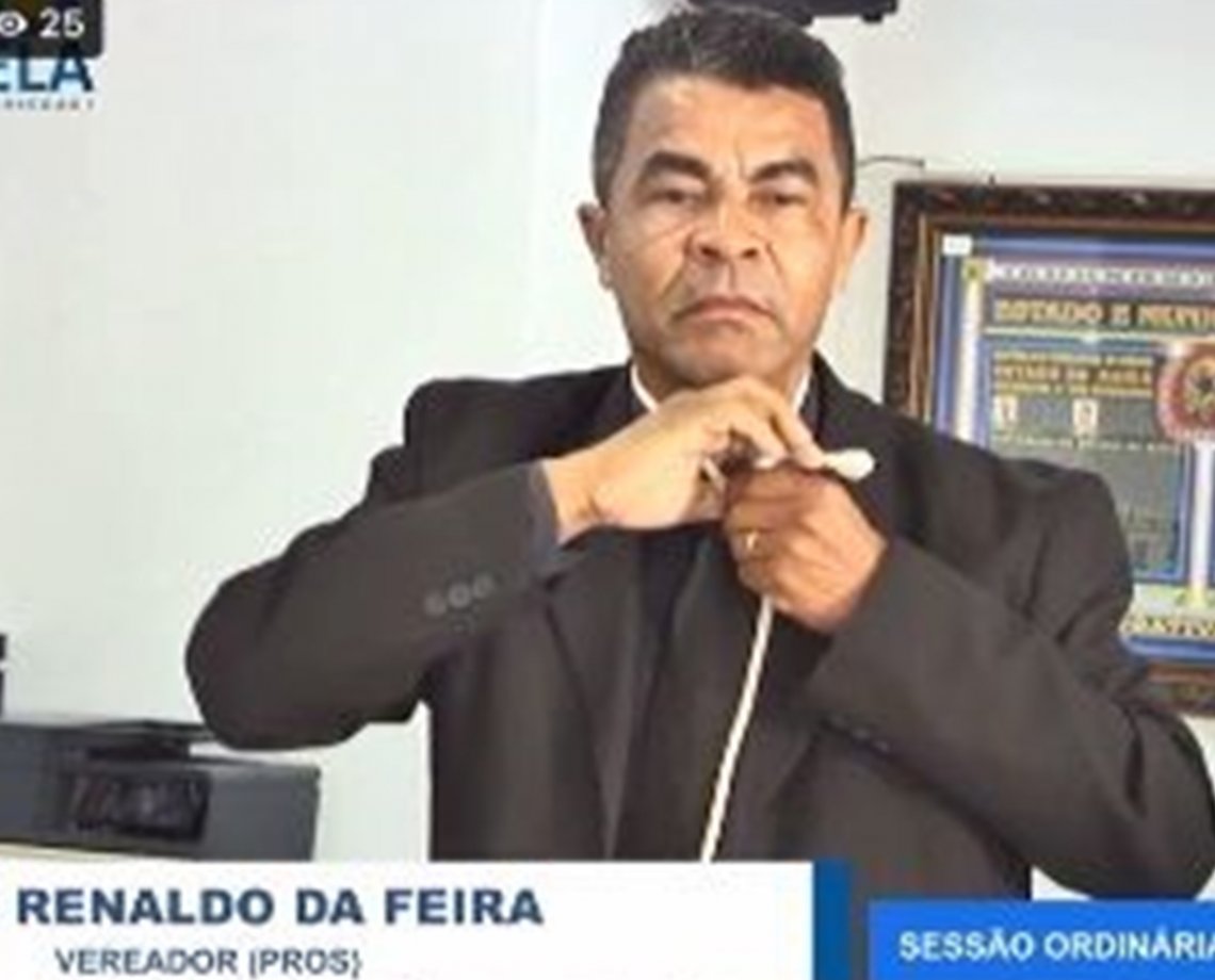 Vereador da Bahia tenta se suicidar ao vivo durante sessão, mas colegas o impedem; veja vídeo