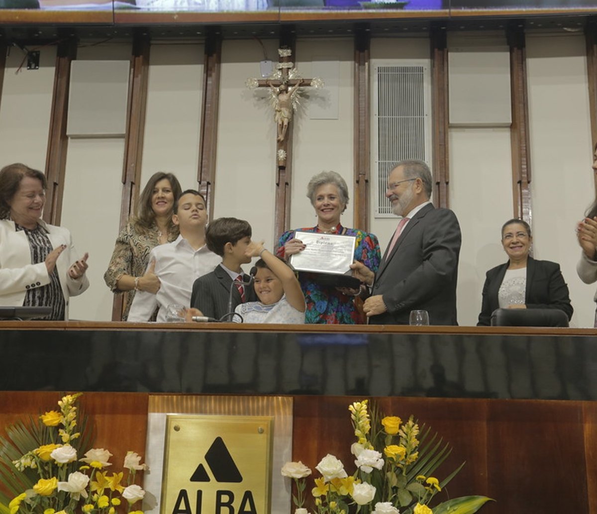 AL-BA volta atrás e libera entrega de comendas a personalidades ou instituições em pré-eleição