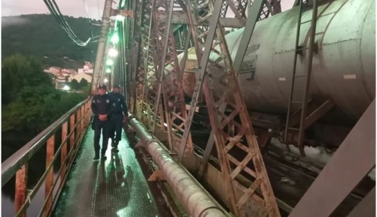 Recôncavo Baiano: ponte Dom Pedro II fica interditada após trem descarrilar  