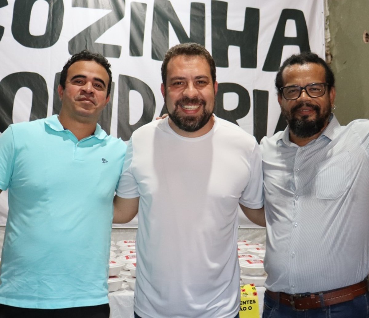 Kleber Rosa e Boulos participam de inauguração da primeira "Cozinha Solidária" da Bahia na Casa Oxumarê nesta terça