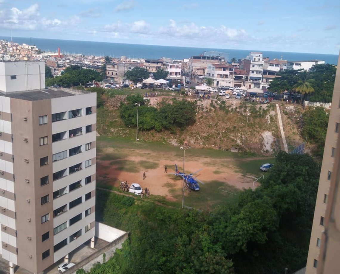 Dupla envolvida em perseguição no Imbuí morre em troca de tiros; veja vídeo